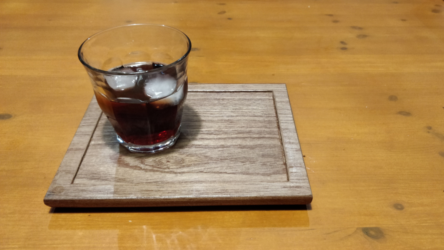 Sottobicchiere in mogano