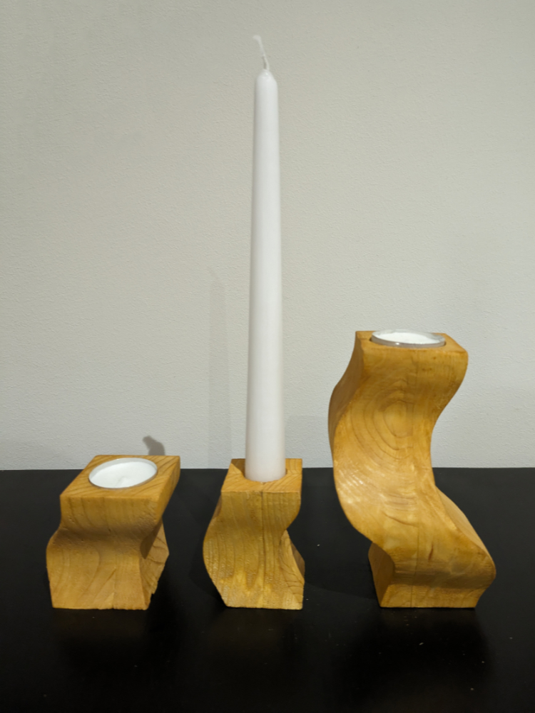 Portacandele in abete rosso rifiniti con Shellac