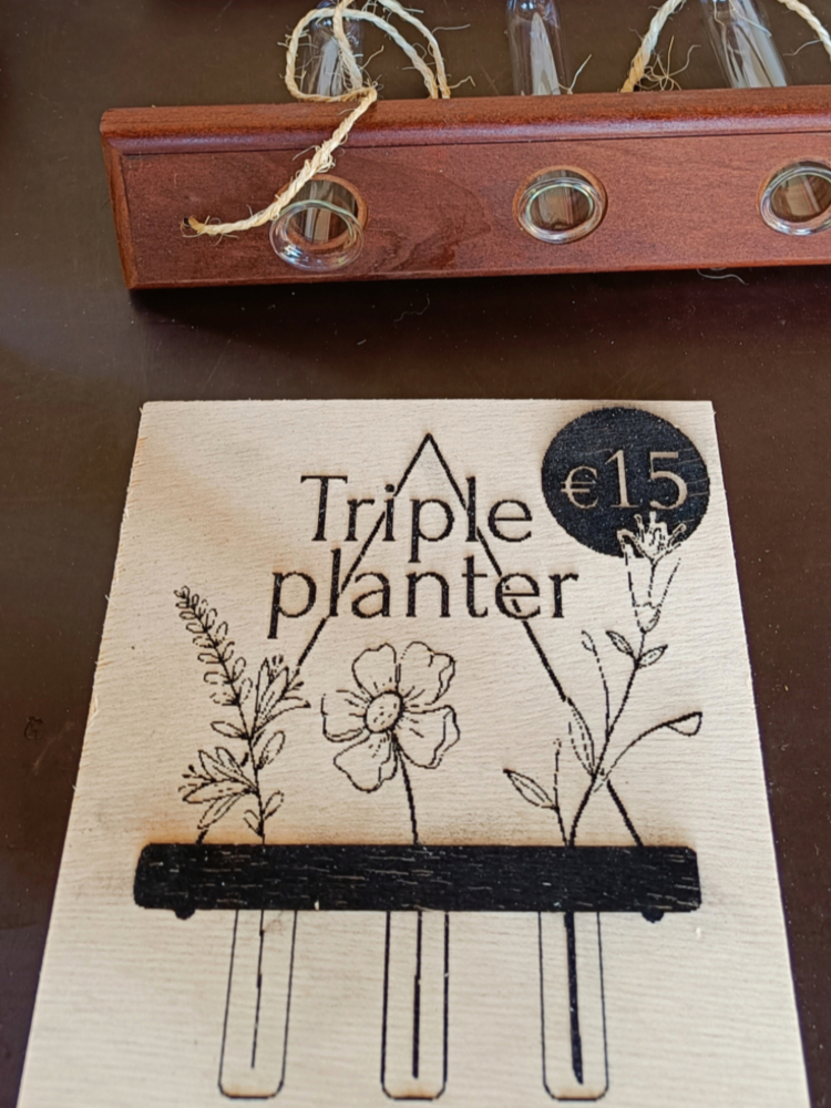 Targhetta di venta del Triple Planter