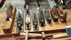 Assortimento di pialle a mano